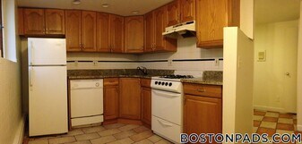 107 Gordon St, Unit G3 in Boston, MA - Building Photo