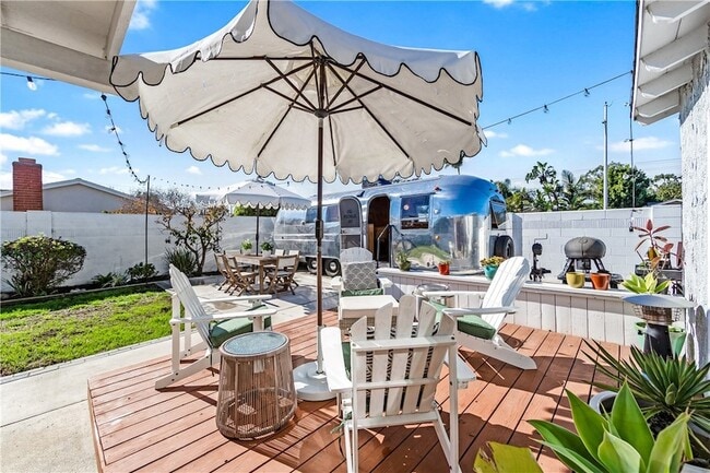 5052 Audrey Dr in Huntington Beach, CA - Foto de edificio - Building Photo