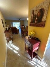 110 Lake Meryl Dr in West Palm Beach, FL - Building Photo - Building Photo