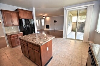 3303 Southerland Rd in West Sacramento, CA - Building Photo - Building Photo