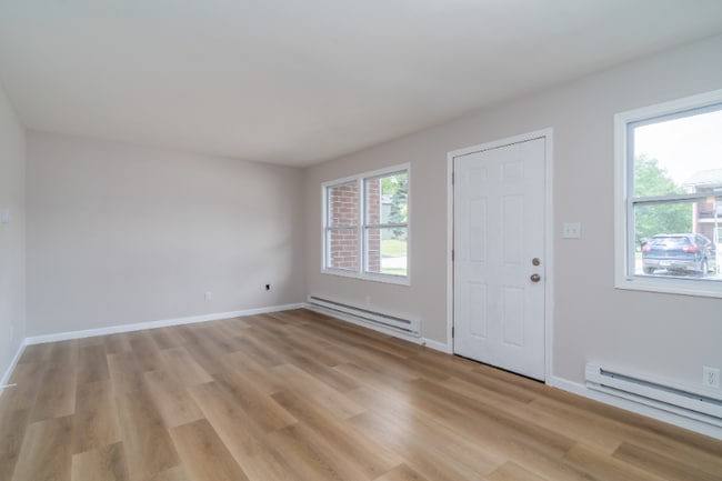 1120 N 39th St, Unit Unit Available in Grand Forks, ND - Building Photo - Building Photo