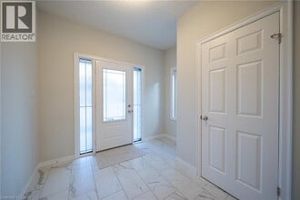 14 Tamarack Way in Simcoe, ON - Building Photo - Building Photo