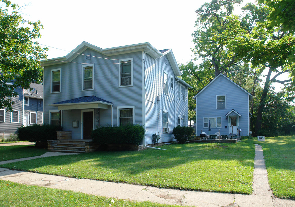 309-311 Third St in Jackson, MI - Building Photo