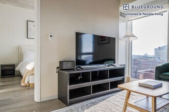 343 W Schiller St in Chicago, IL - Building Photo - Building Photo