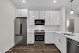 521 Lake Ave in Asbury Park, NJ - Building Photo - Building Photo