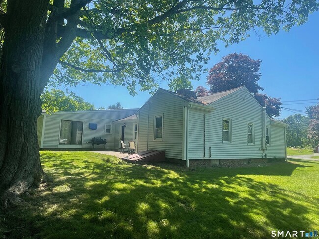 521 Mill St in Southington, CT - Building Photo - Building Photo