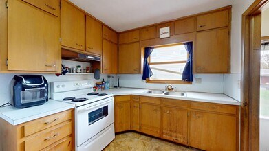 2109 Barr Dr in Ames, IA - Building Photo - Building Photo