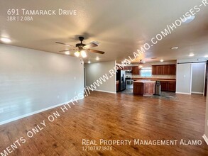691 Tamarack Dr in Canyon Lake, TX - Building Photo - Building Photo