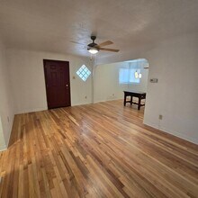 214 Wellesley Dr SE in Albuquerque, NM - Building Photo - Building Photo