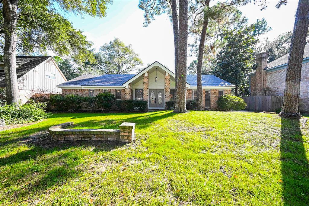 13718 Chelwood Pl in Houston, TX - Building Photo