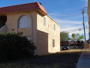 1235 Elizabeth Ave in Las Vegas, NV - Building Photo - Building Photo