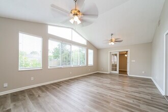 8410 Spicewood Dr in Jacksonville, FL - Building Photo - Building Photo