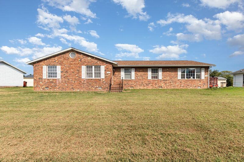 1929 Sierra Dr in Fredericksburg, VA - Building Photo