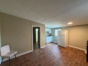 231 Main St in Brandenburg, KY - Building Photo - Building Photo