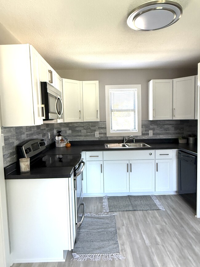 1148 5th Ave SE, Unit 2