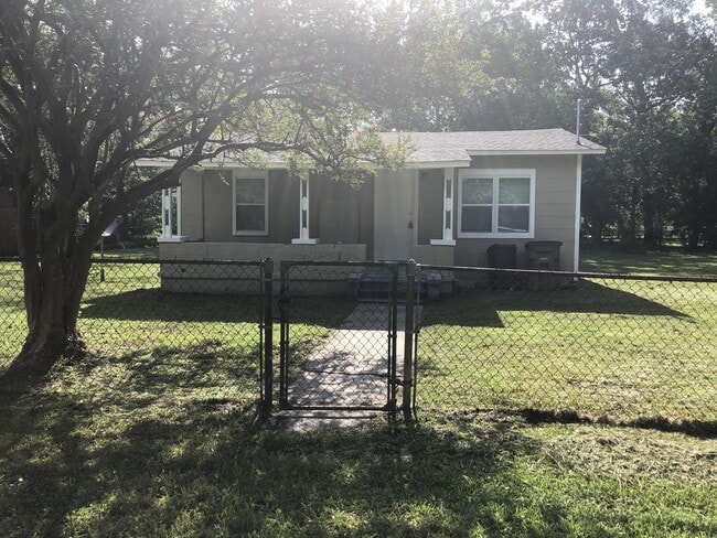 property at 3921 Wiggins Dr