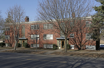 589 Cleveland Ave S in St. Paul, MN - Foto de edificio - Building Photo