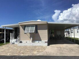 714 Locarno Dr in Venice, FL - Building Photo