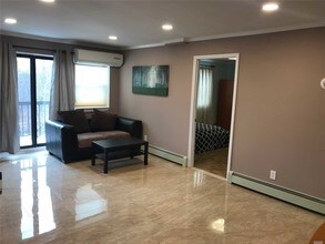 55-14 Main St-Unit -2FL in Queens, NY - Building Photo - Building Photo