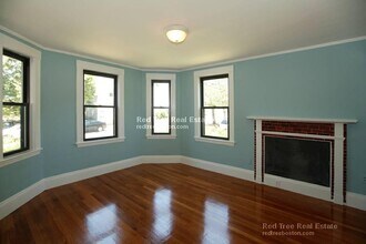 508 Heath St, Unit 1 in Chestnut Hill, MA - Building Photo - Building Photo