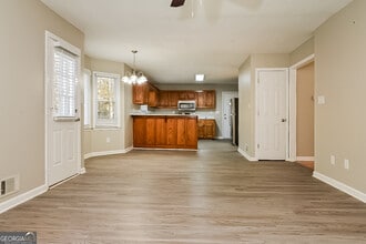 310 Lakefront Dr in Mcdonough, GA - Building Photo - Building Photo