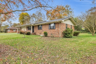 11635 Jenkins Rd in Soddy Daisy, TN - Building Photo - Building Photo