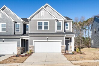 1826 Porch Swing Way in Apex, NC - Building Photo - Building Photo