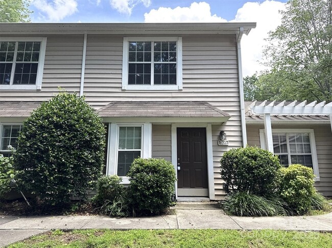 property at 705 Heritage Pkwy
