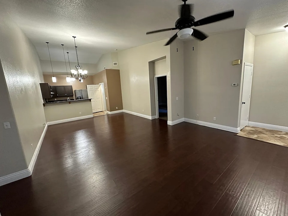 2153 Jasper Bluff St, Unit 203 in Las Vegas, NV - Foto de edificio