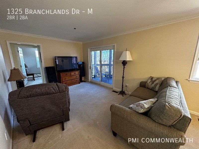 1325 Branchlands Dr in Charlottesville, VA - Building Photo