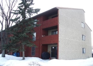 9322 149 St NW in Edmonton, AB - Building Photo - Building Photo