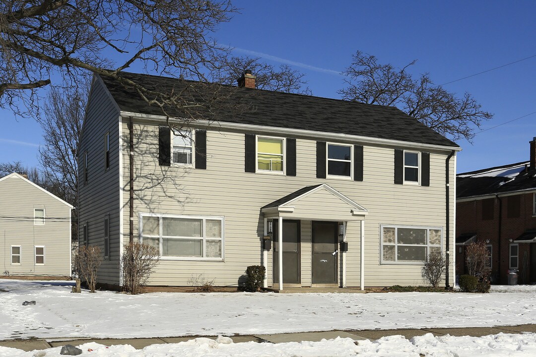 Westview Terrace in Lorain, OH - Building Photo