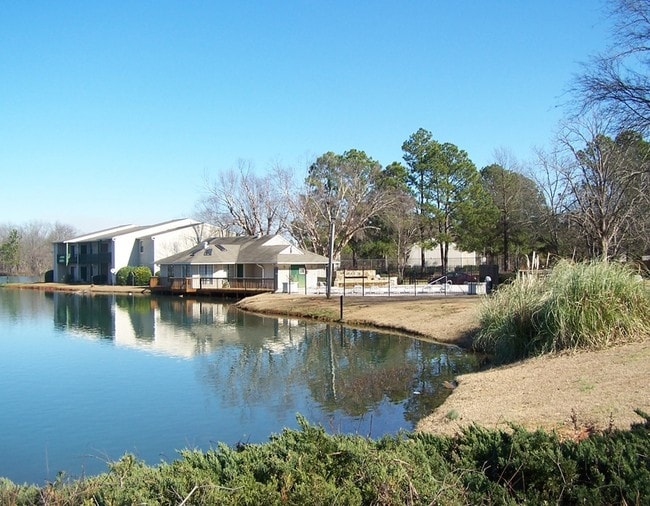 Lake Vista Apartments