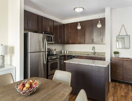 121 Towne Apartments in Stamford, CT - Building Photo