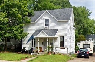 1008 Main St in Eau Claire, WI - Building Photo