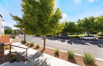 8472 Garside Dr in Las Vegas, NV - Building Photo - Building Photo