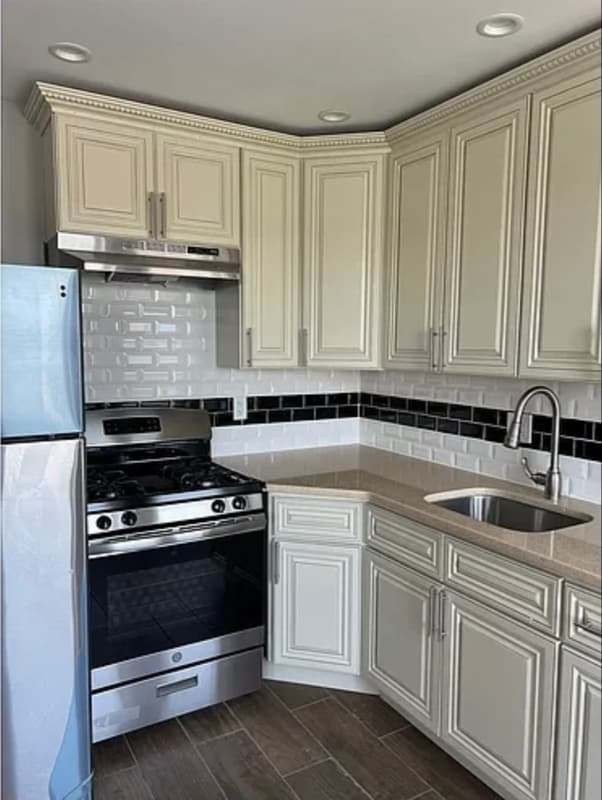 674 Bleecker St in Utica, NY - Building Photo - Building Photo