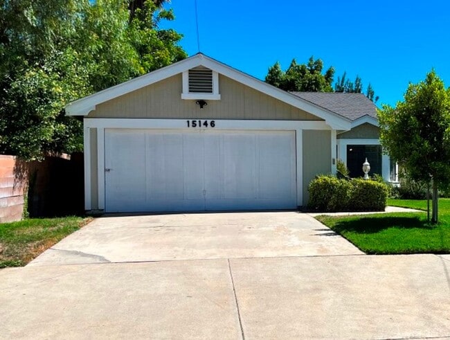 15146 Gault St in Los Angeles, CA - Building Photo - Building Photo