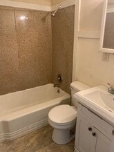 1305 Forbes St in Greenville, NC - Foto de edificio - Building Photo