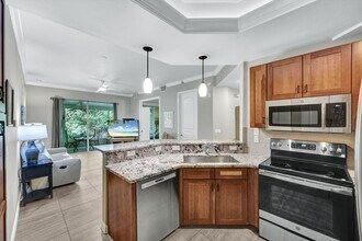 4450 Chickee Hut Ct, Unit 102 in Bonita Springs, FL - Foto de edificio - Building Photo