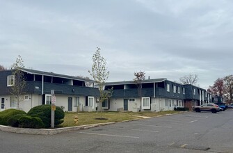 Windsor Forest Townhomes in New Castle, DE - Building Photo - Building Photo