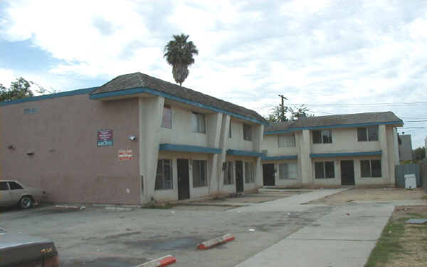 1140-1148 W. 36th Pl. in Los Angeles, CA - Building Photo