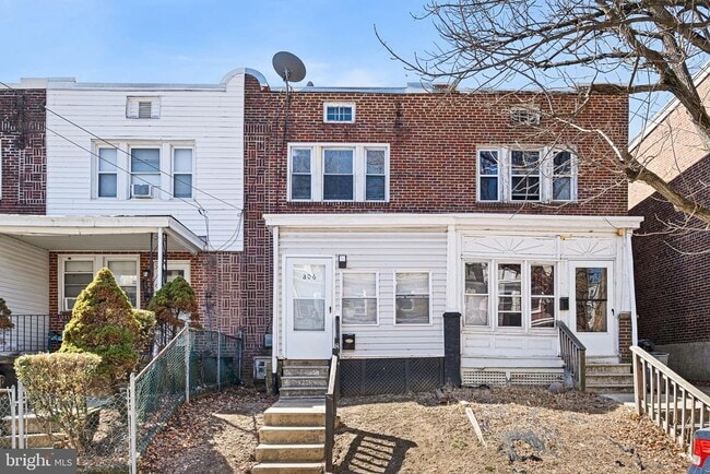 property at 806 E 22nd St