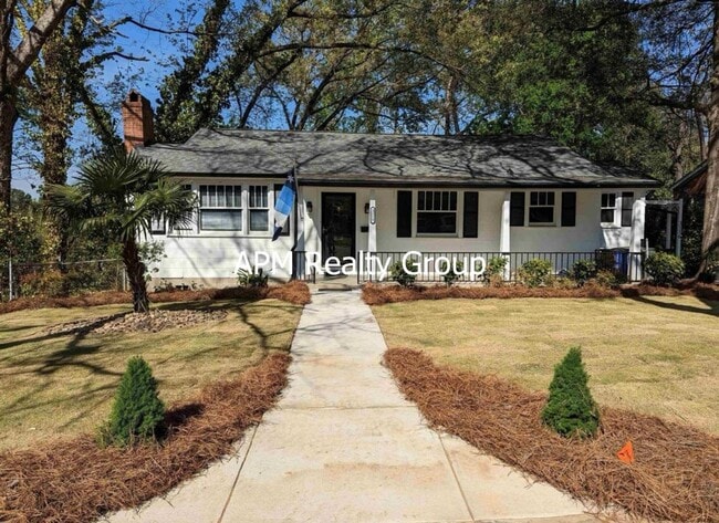property at 3118 Lakewood Ave