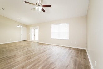 571 Charles Pinckney St in Orange Park, FL - Building Photo - Building Photo