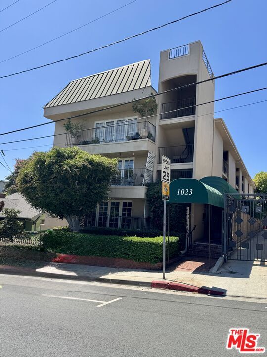1023 Hancock Ave in West Hollywood, CA - Building Photo - Building Photo