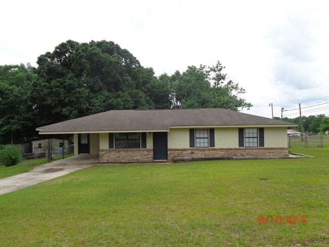 property at 108 Hillside Ct