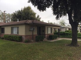 519 W Orangeburg Ave in Modesto, CA - Building Photo