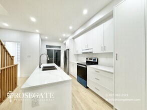 Spacious 4-Bed, 3.5-Bath Townhouse with Full Driveway & Garage in Oshawa! in Oshawa, ON - Building Photo - Building Photo