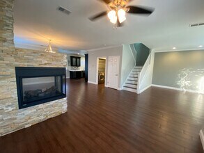 8940 Cypress View Way in Elk Grove, CA - Building Photo - Building Photo